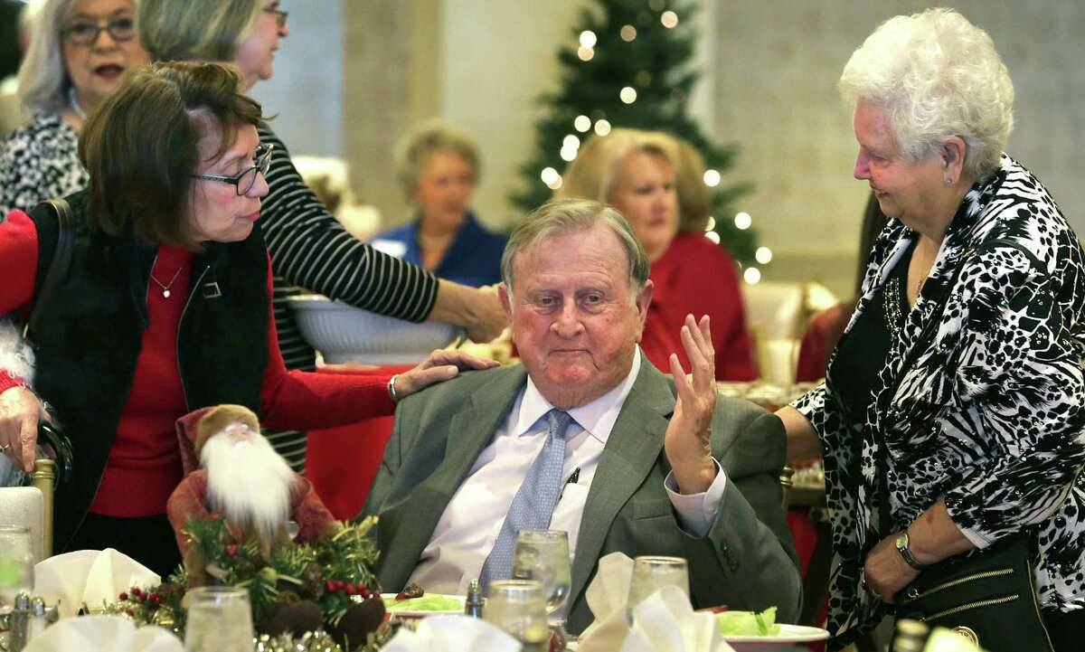 Red McCombs, who sits on the board of the nonprofit Alamo Endowment, chats with Kathleen Milam Carter, left, and Darlene Glover at the Daughters of the Republic of Texas Alamo Chapter luncheon on Tuesday, Dec. 8, 2015. McCombs addressed members of the group speaking about the future of the Alamo, held at the San Antonio Country Club.