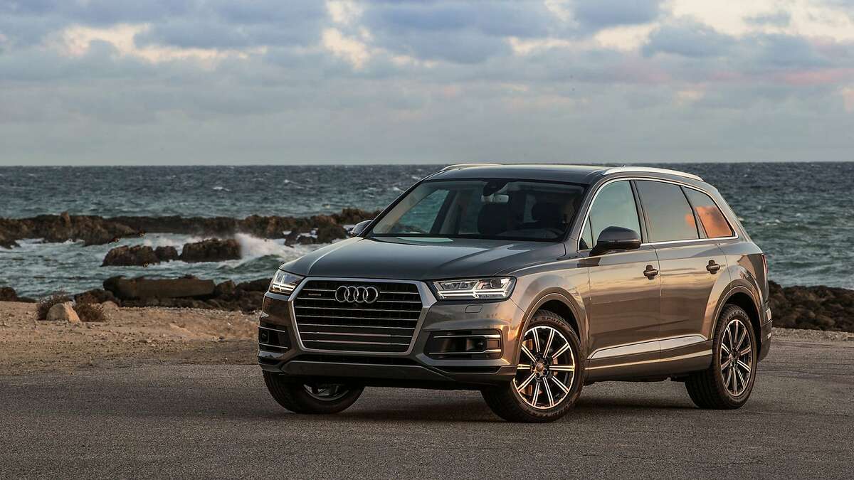 Audi Q7 : The seven-passenger Q7 features striking revisions to its exterior and interior; an all new-lightweight chassis; the latest in high-tech infotainment, connectivity, and safety systems.