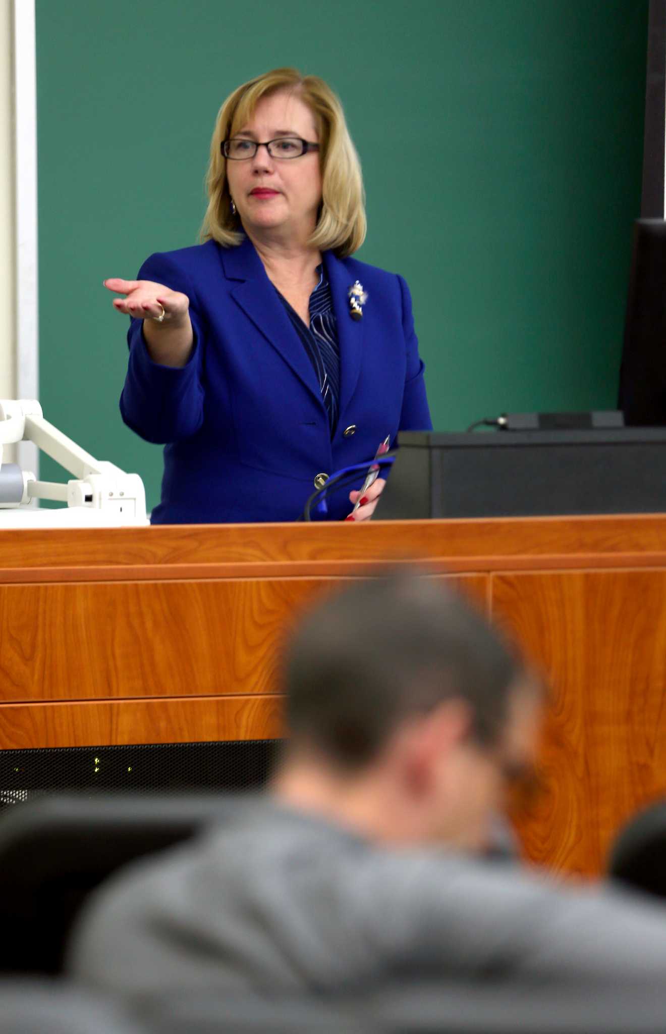 permit-holders-could-carry-concealed-weapons-in-class-at-utsa-under