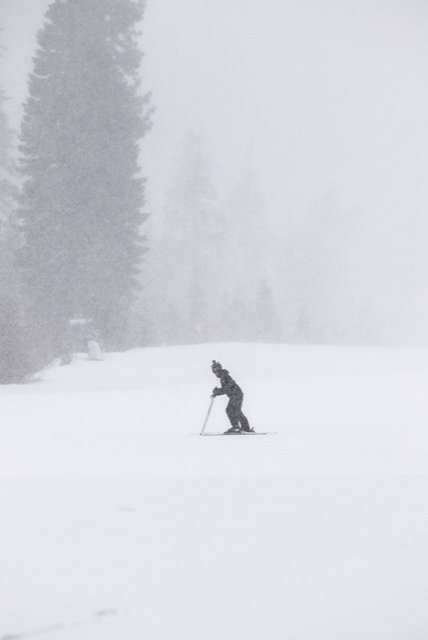 Up to 2 feet of snow turns the Sierra into skiers’ delight