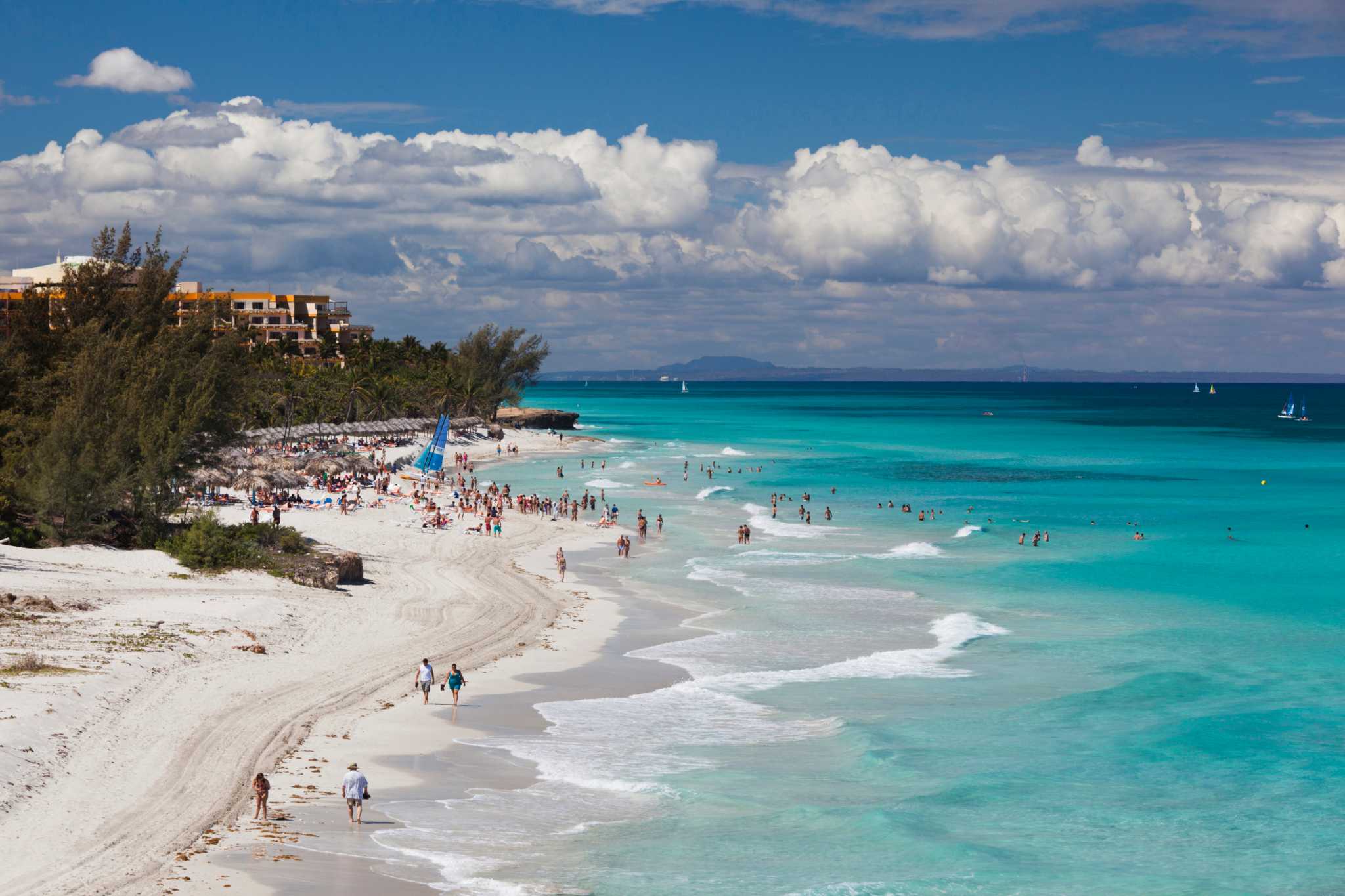 If you're thinking about taking a Mexican beach vacation this fall, th...