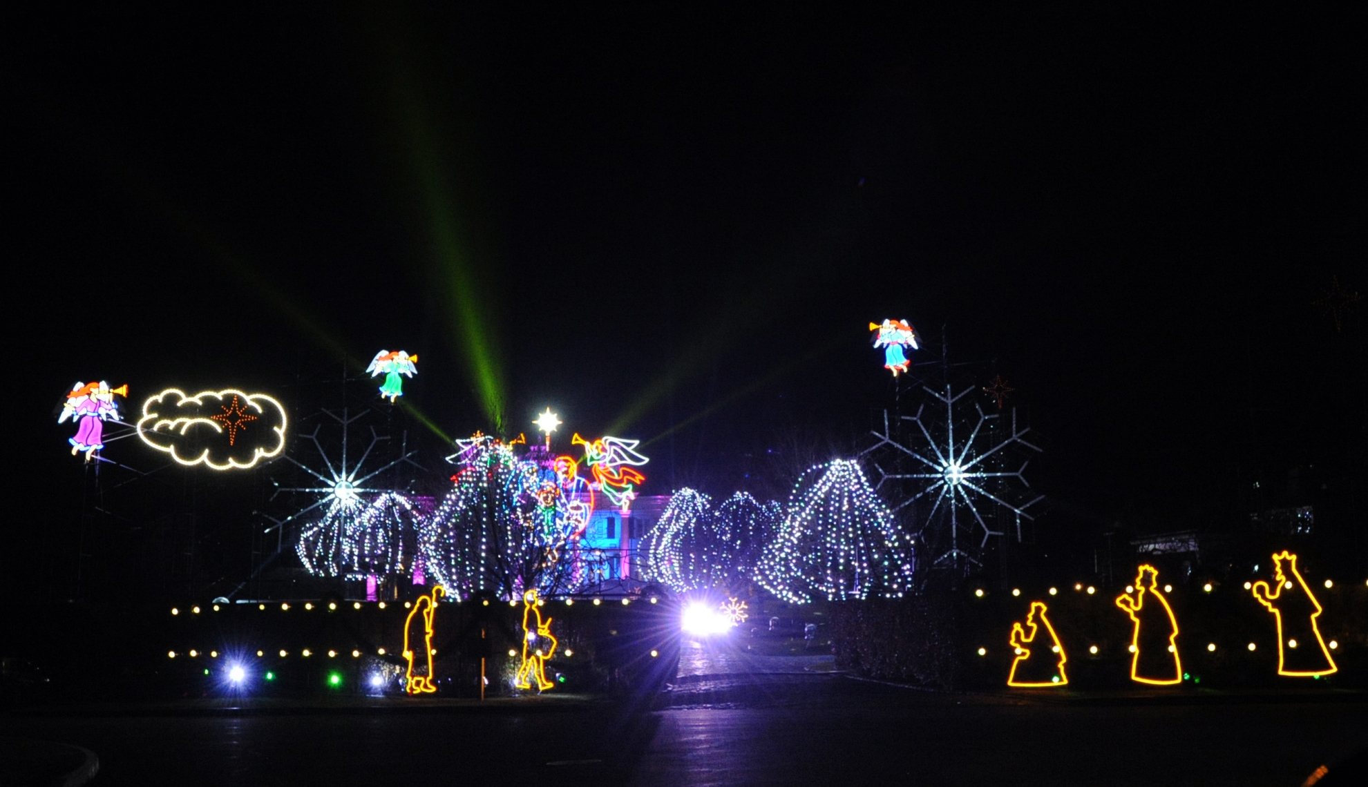 Belle Haven holiday light show