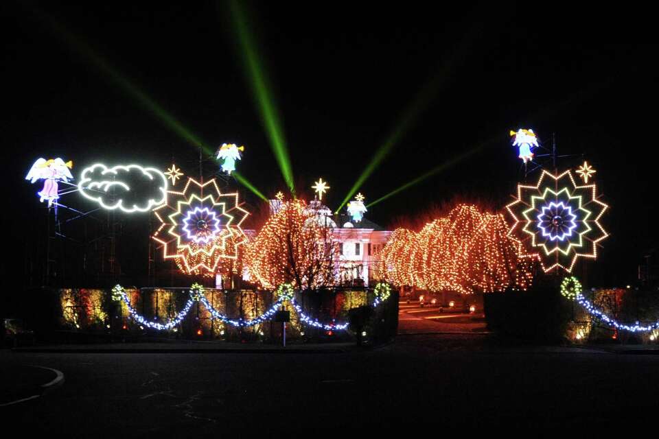 Belle Haven holiday light show