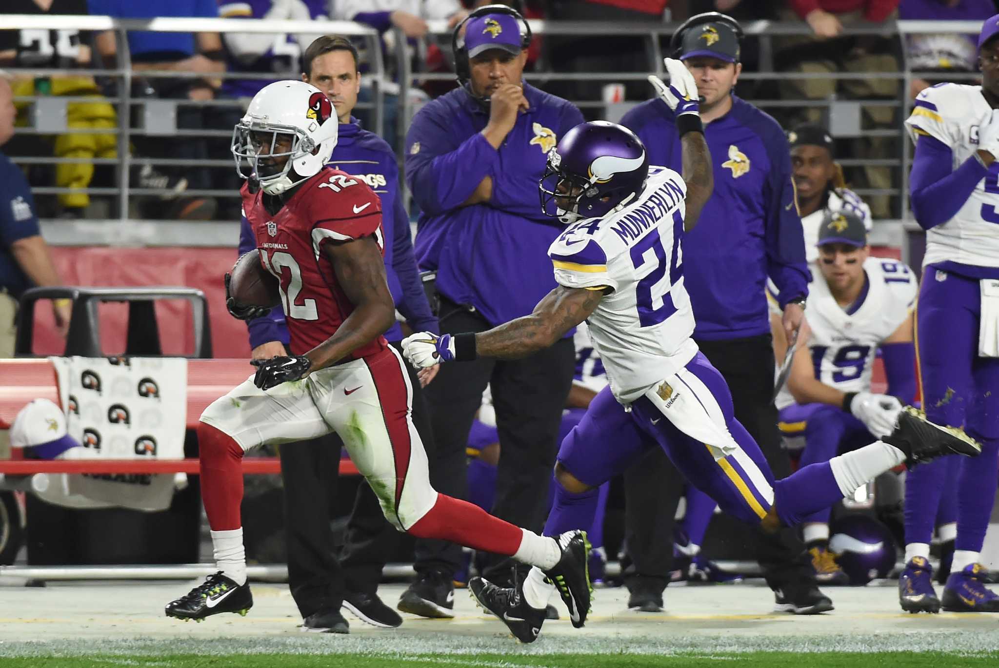 Vi Jones Arizona holds off Minnesota