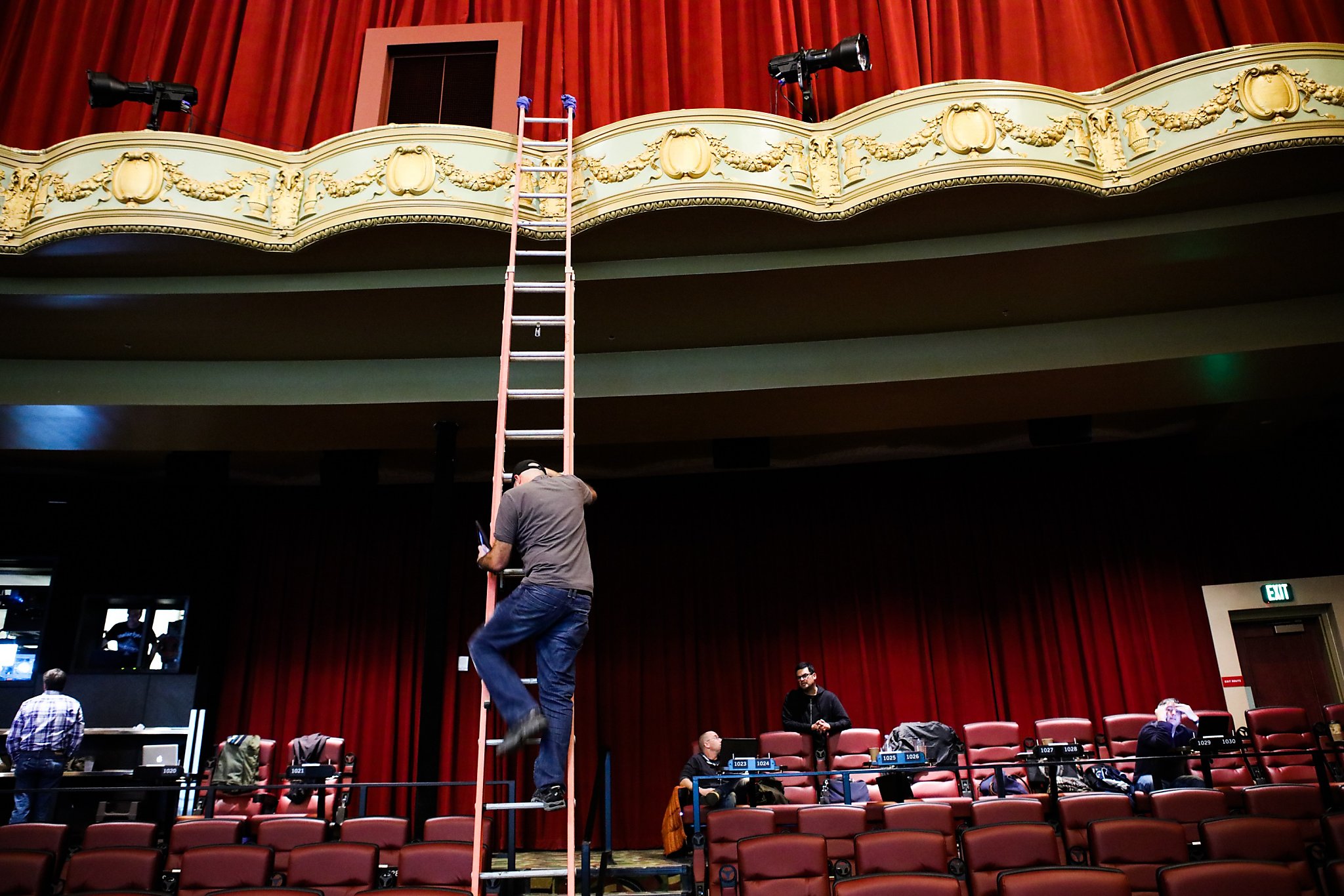 New Mission Theater dusts off marquee, opens with 'Star Wars'