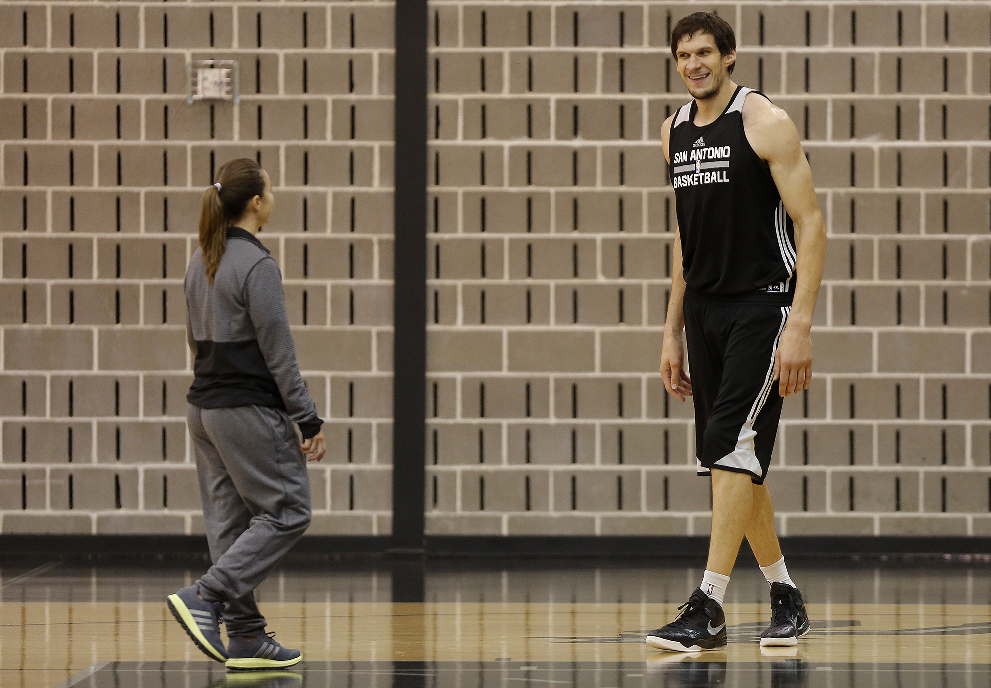 Report: Spurs extend qualifying offer to Boban Marjanovic