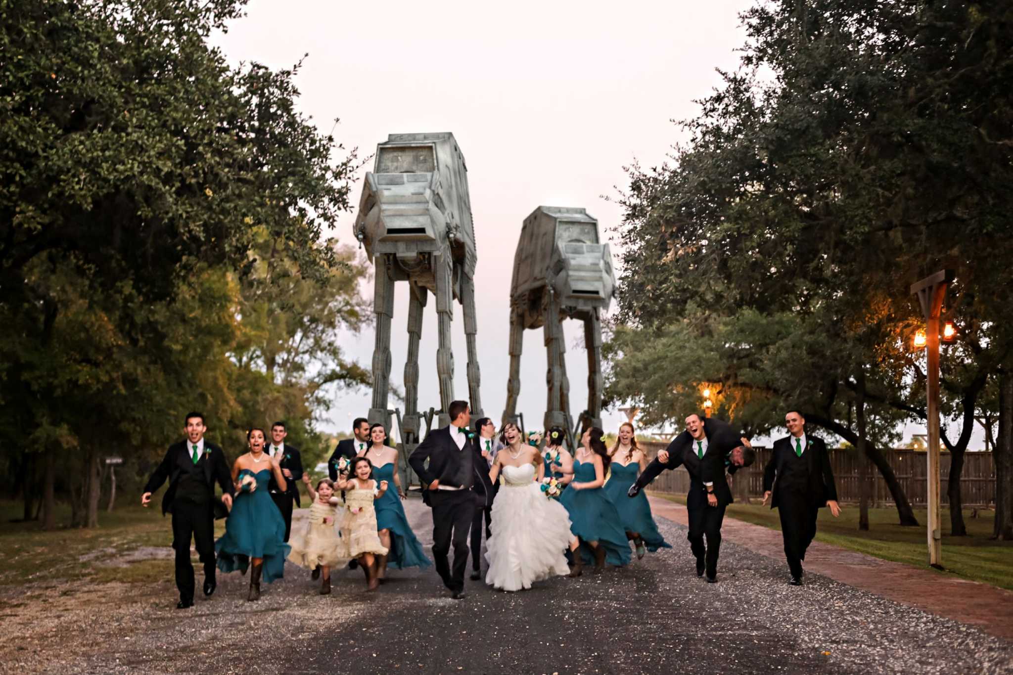 The Force is with these 'Star Wars' wedding photos shot by a San