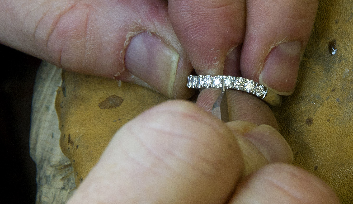 Man’s Lost Wedding Ring Found In A Pile Of Leaves