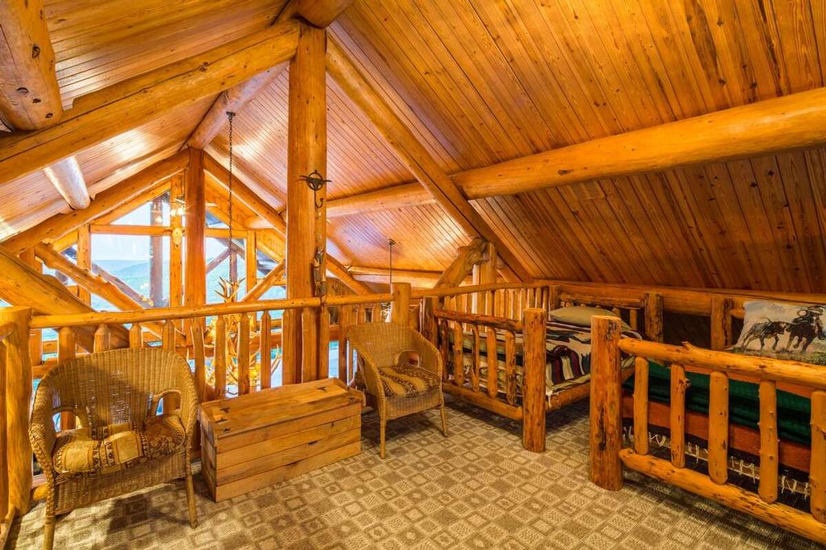 Luxury log cabin and 757acre Texas ranch listed at 5M