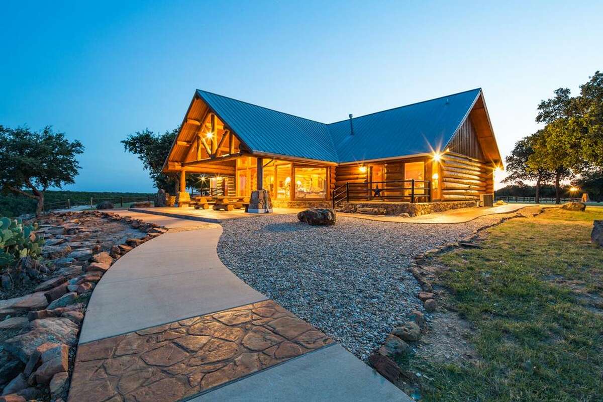 Luxury log cabin and 757acre Texas ranch listed at 5M