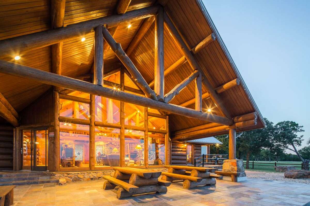 Luxury log cabin and 757acre Texas ranch listed at 5M