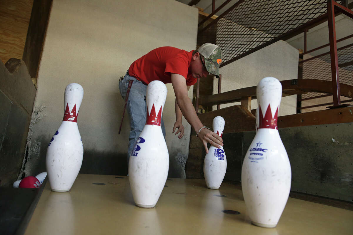 Nearly extinct, ninepin bowling thrives near San Antonio