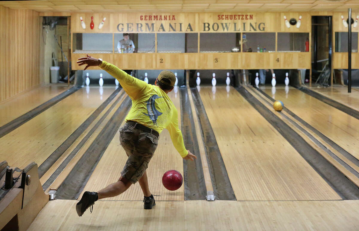 Nearly Extinct Nine Pin Bowling Thrives Near San Antonio