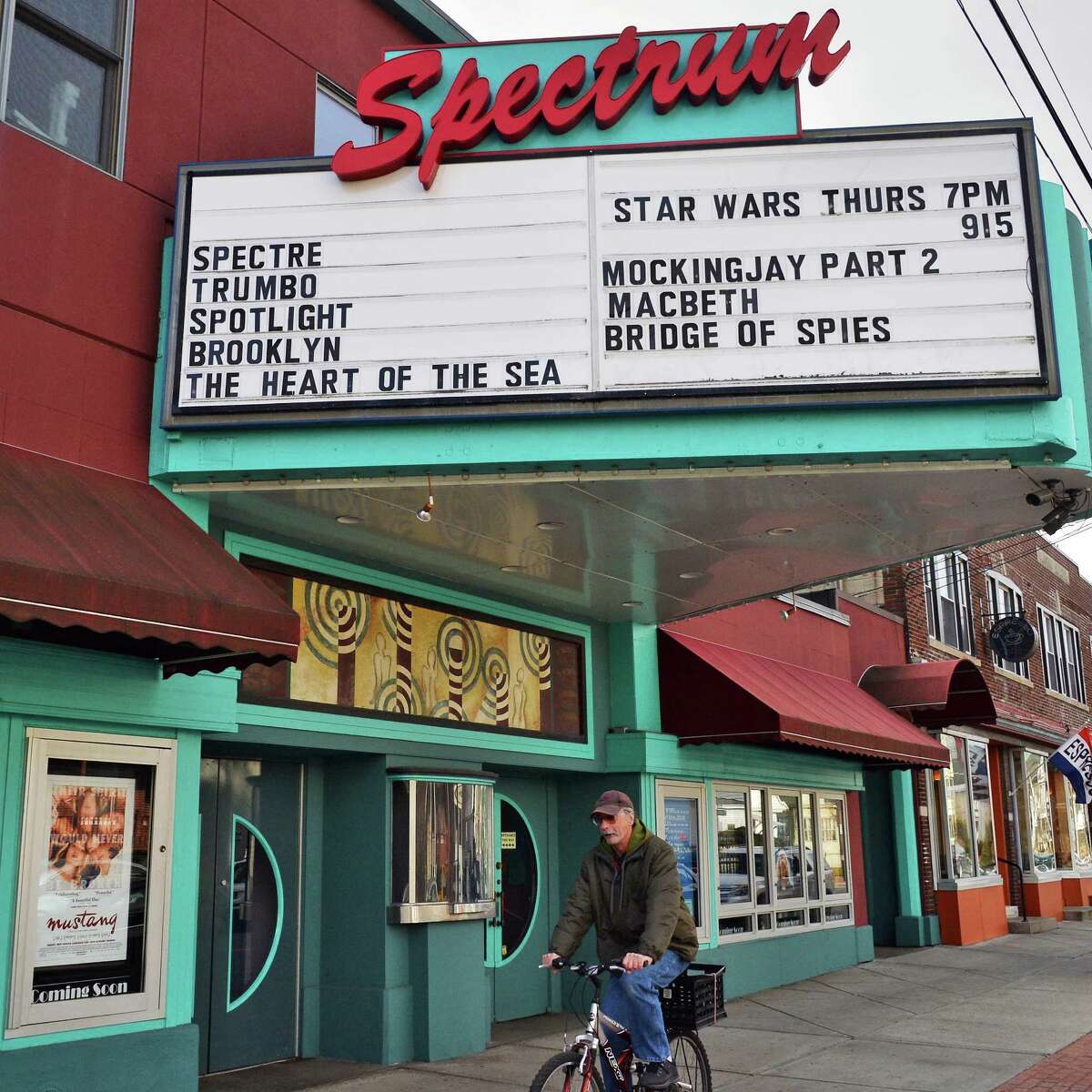 National Popcorn Day Best movie theaters near Albany