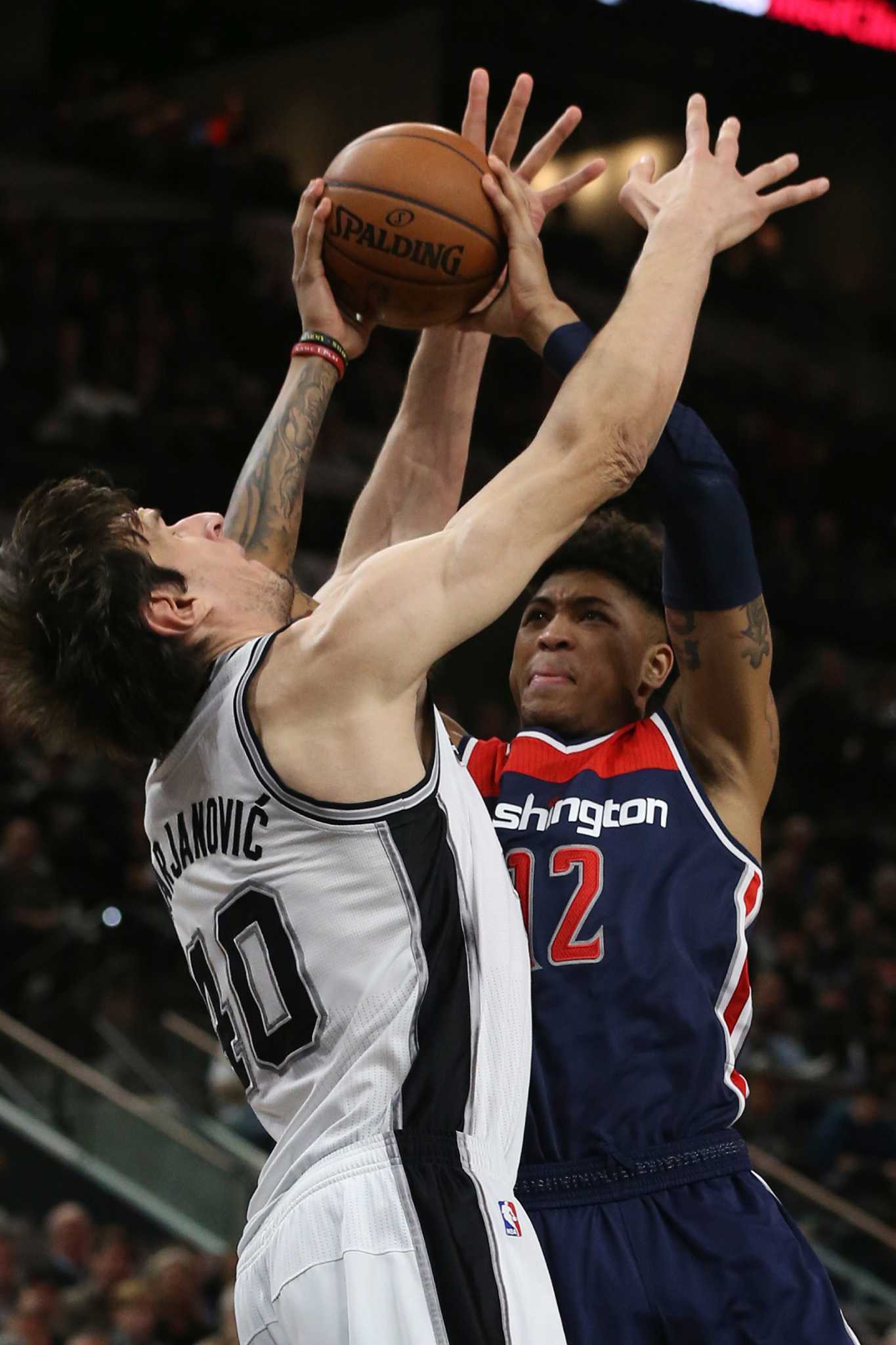 Boban Marjanovic throws down a flat-footed dunk