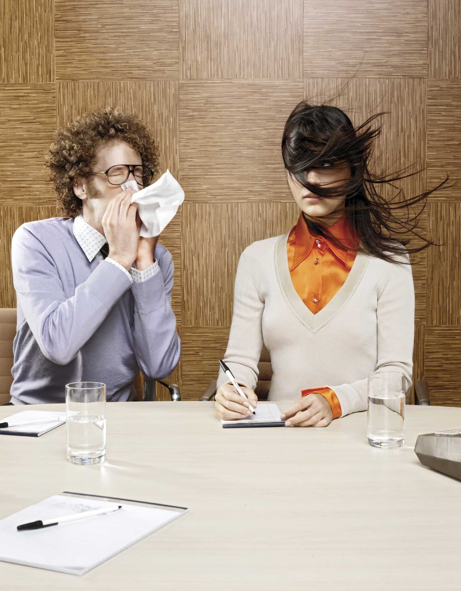 Lazy english. Культурный человек фото. Фобия нарушить этикет. Креативные работы грипп. Sneezing in the Office.