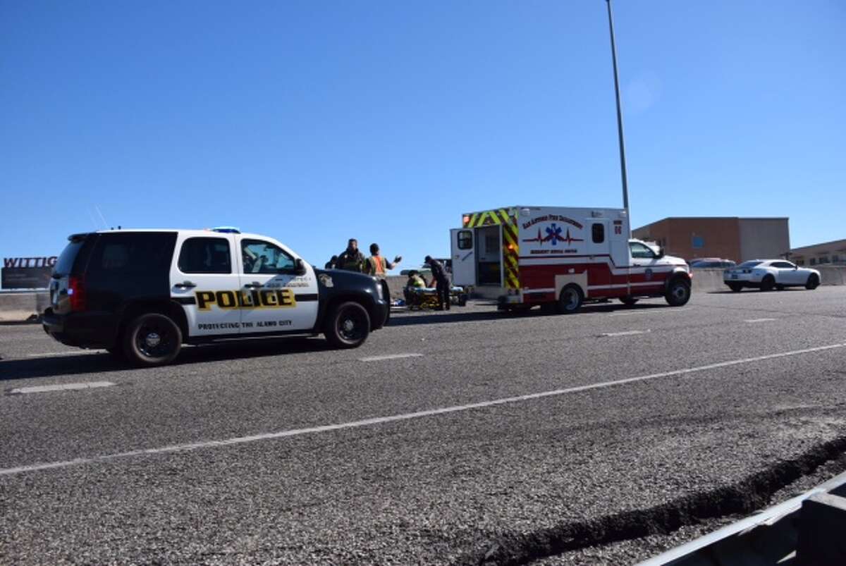 Multicar crash near downtown San Antonio on U.S. 281