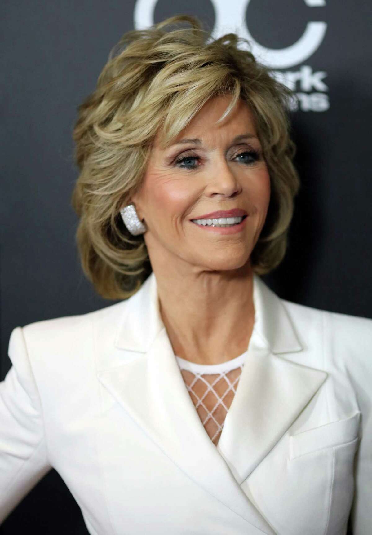 Светлые волосы 50 лет. Джейн фонда 2022. Jane Fonda 2019. Джейн фонда 1937. Джейн фонда прическа.