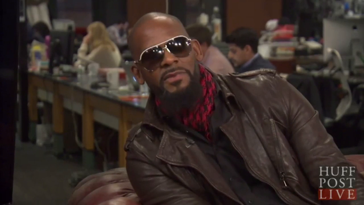 R. Kelly Walks Out of Super Awkward Interview