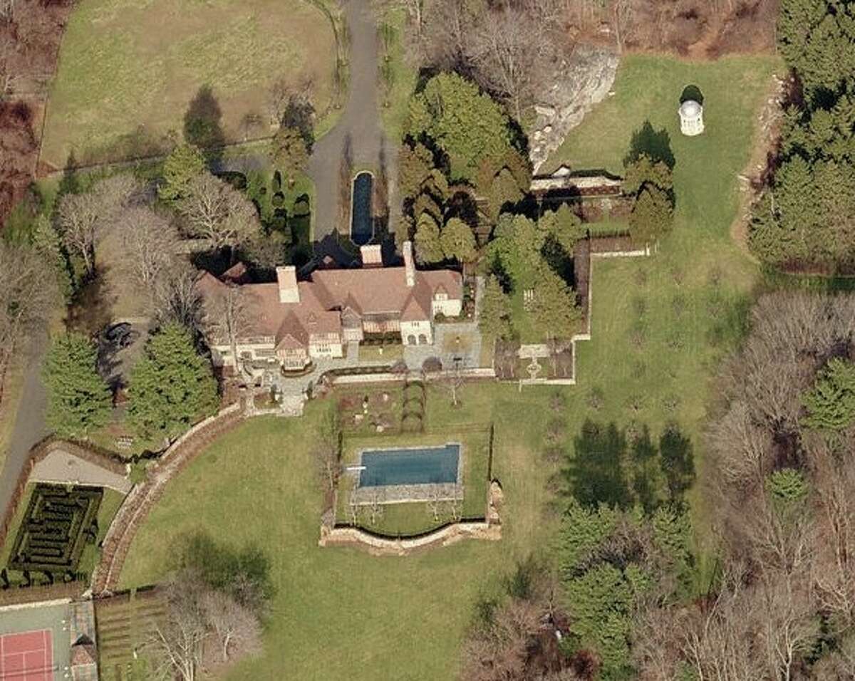 The property, owned by Mel Gibson, was listed in 2007 for $39.5 million, riding out the tumultuous local real estate market. Its most recent asking price was $29.7 million. It is now under contract. Courtesy: Bing Maps. 