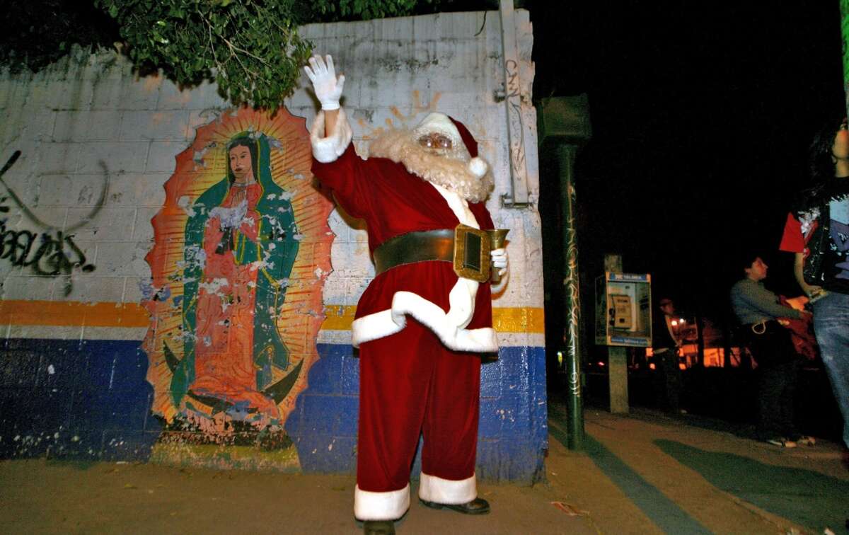 11 types of Santa Clauses found in Mexico