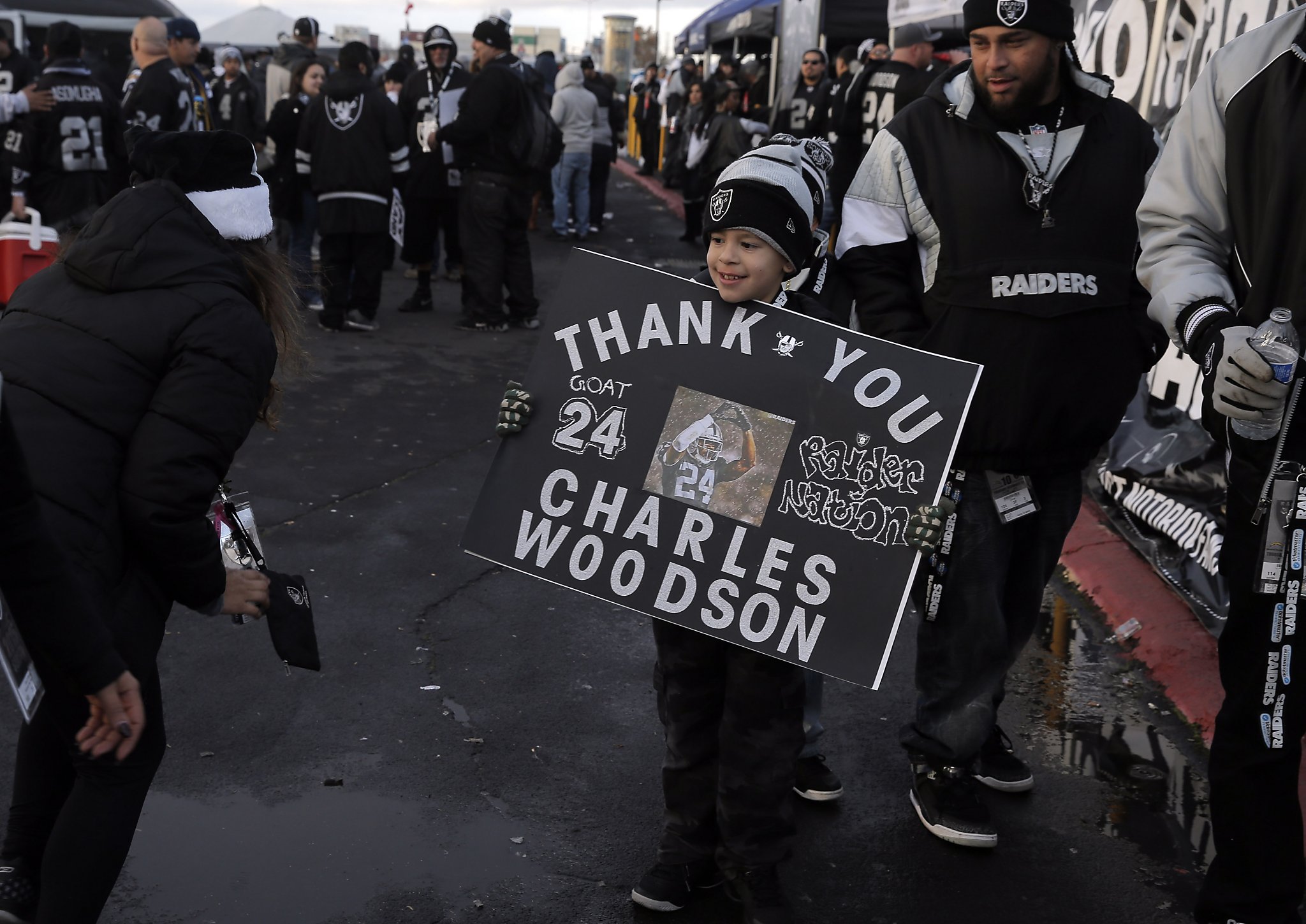 Retirements of Justin Tuck, Charles Woodson leaves Raiders with