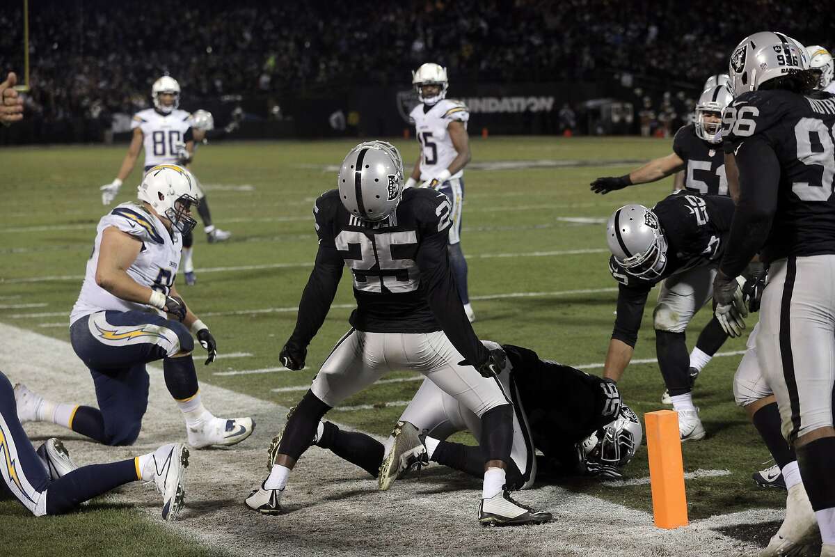 Raiders Win In Ot As Charles Woodson Says Goodbye