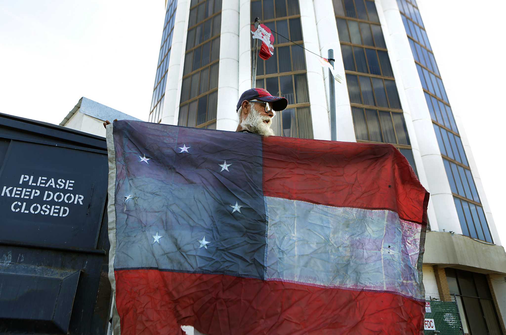 As deadline to “end” veterans homelessness nears, shelter for vets to close, image size:2048x1355