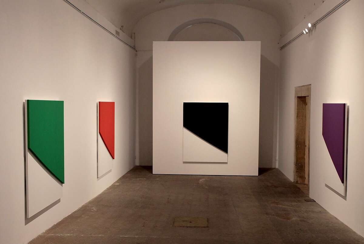  Painter Ellsworth Kelly died at the age of 92 on December 27, 2015. He was known for his abstract works that featured geometric shapes and bright colors. ROME - JUNE 19: Works by US artist Ellsworth Kelly are displayed during the "Jean-Auguste-Dominique Ingres And Ellsworth Kelly" exhition preview at Villa Medici on June 19, 2010 in Rome, Italy.
