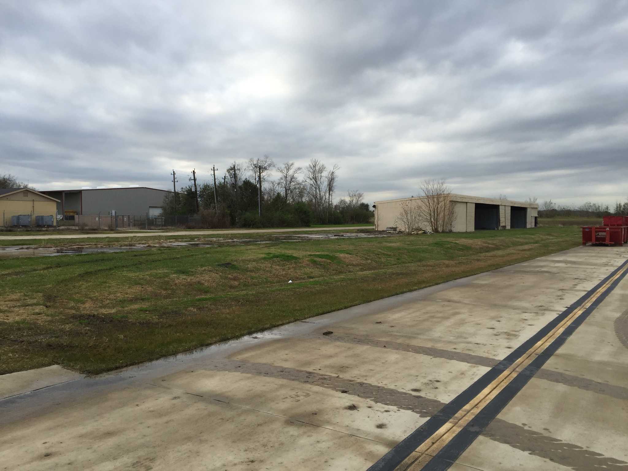 Pearland Regional Airport to add hangars