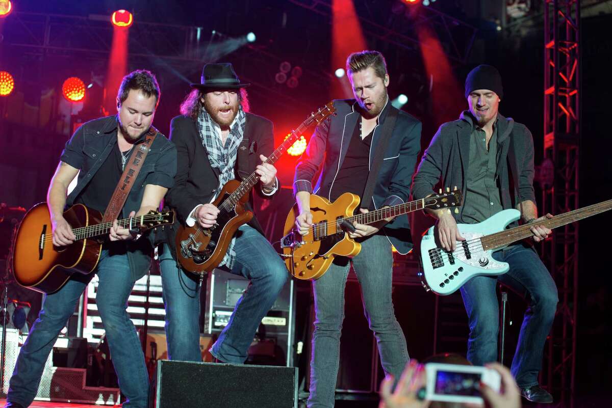 Eli Young Band comes back to Texas