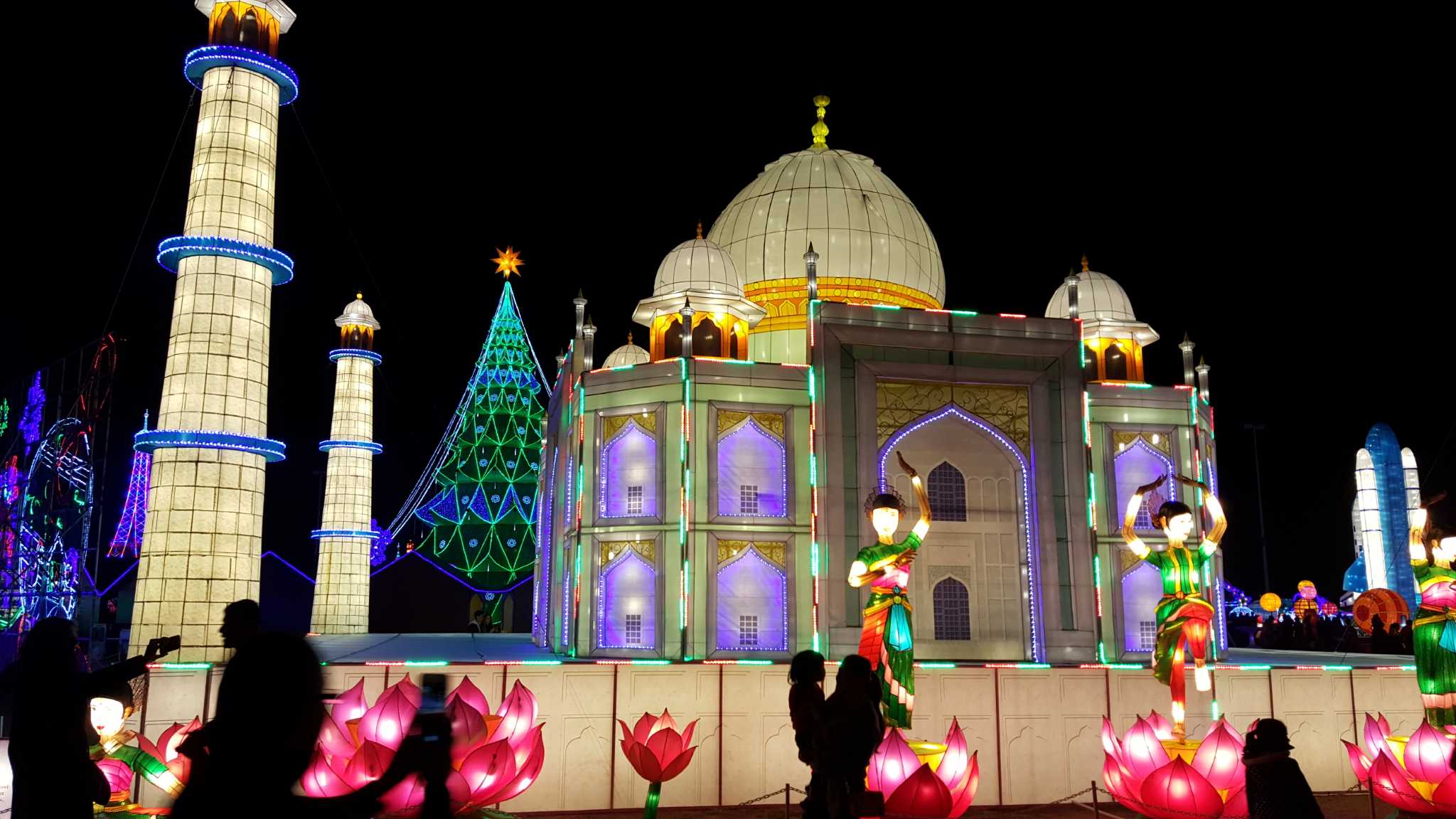 Magical Winter Lights lantern festival setting up in La Marque