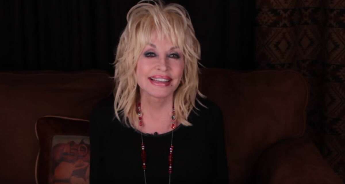 Country legend Dolly Parton is urging people to donate to a foundation in order to help a close friend find a kidney donor.