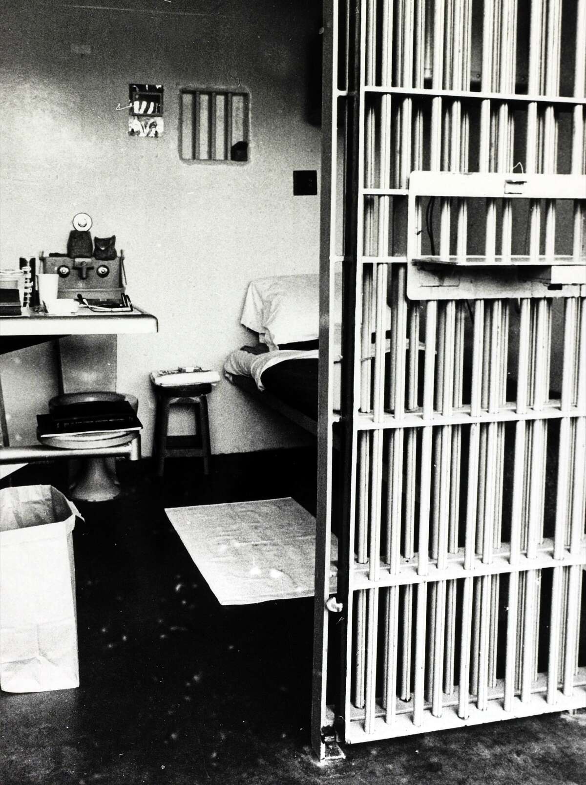 A Look At The Hard Life Inside San Quentins Death Row 