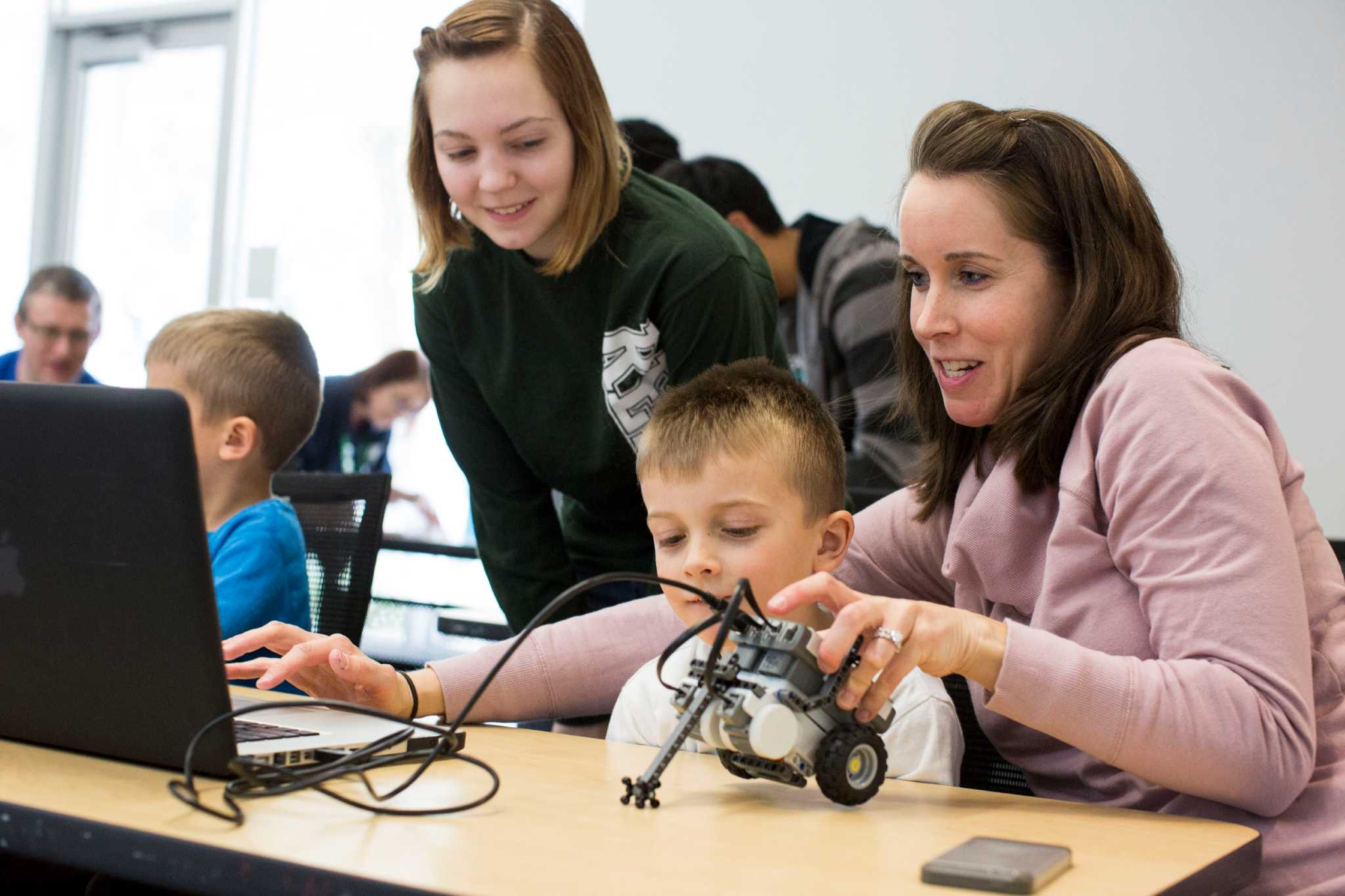 UPDATE: Free Children's Robotics Workshop January 18 – Village of