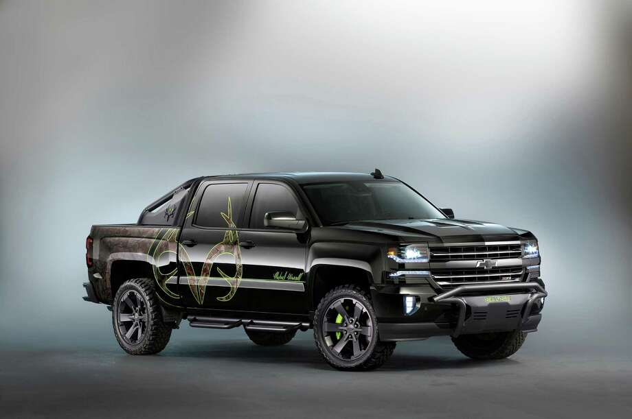Chevy Showcases Special Edition Silverado Colorado Heavy Duty