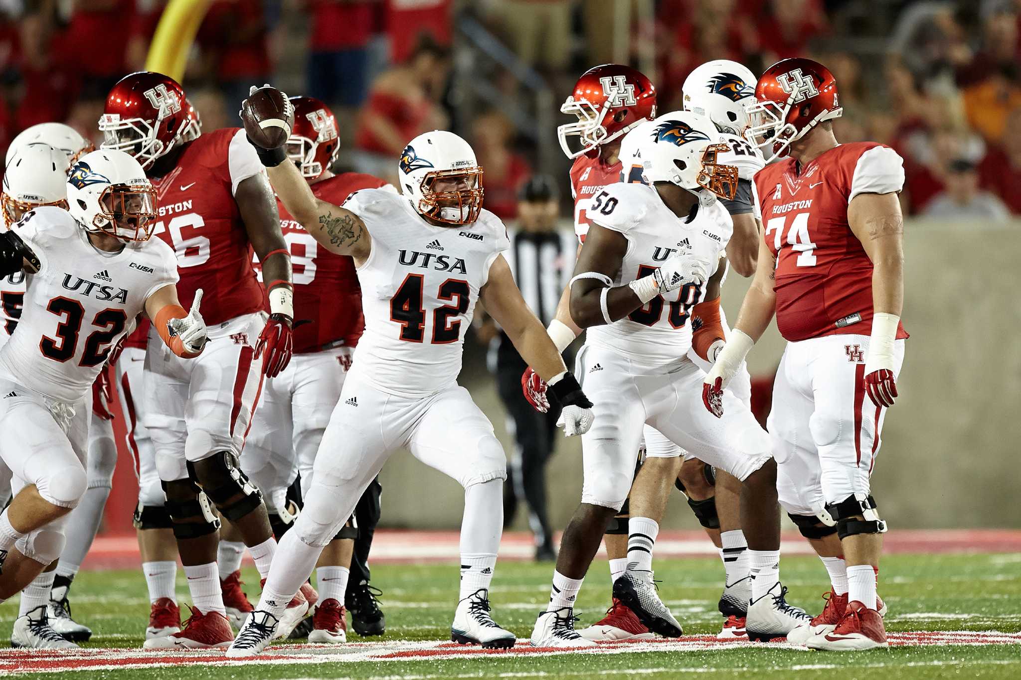 UH Coogars Beat UTSA Roadrunners