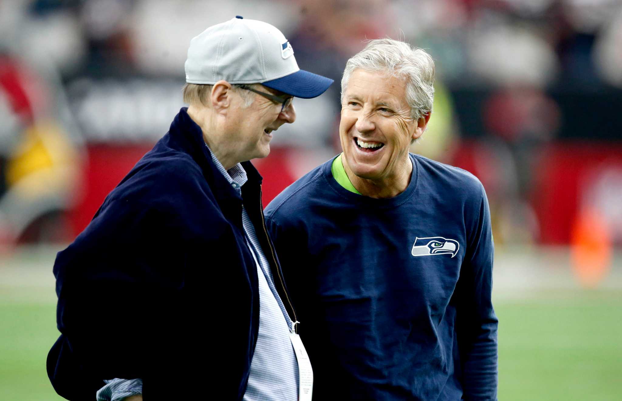 Seahawks induct Paul Allen as 12th member in Ring of Honor