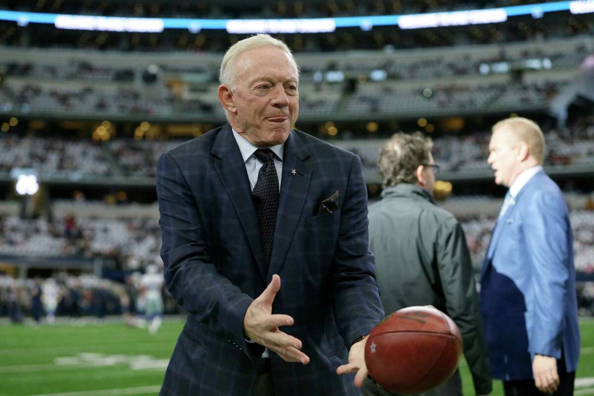 Jerry Jones gives Las Vegas a thumbs up as a potential NFL home city