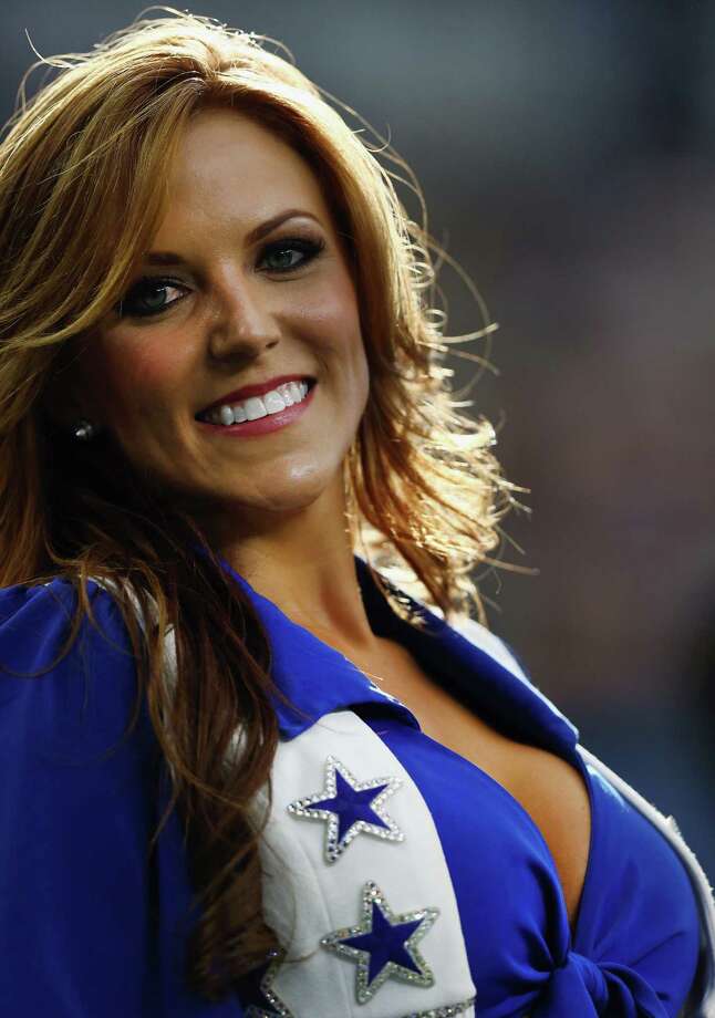 NFL cheerleaders from Week 17 - Houston Chronicle