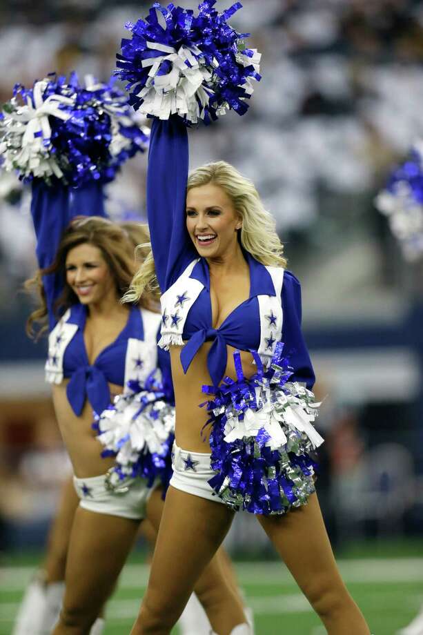 NFL cheerleaders from Week 17 - Houston Chronicle