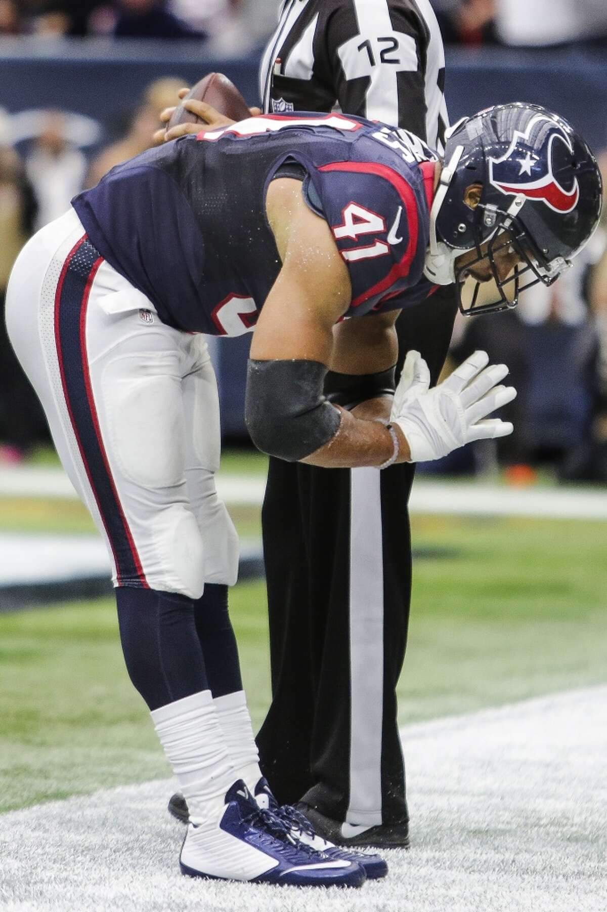 Houston Texans running back Jonathan Grimes (41) celebrates after scoring a touchdown during the first half of an NFL game at NRG Stadium Sunday, Jan. 3, 2016, in Houston. ( Michael Ciaglo / Houston Chronicle )