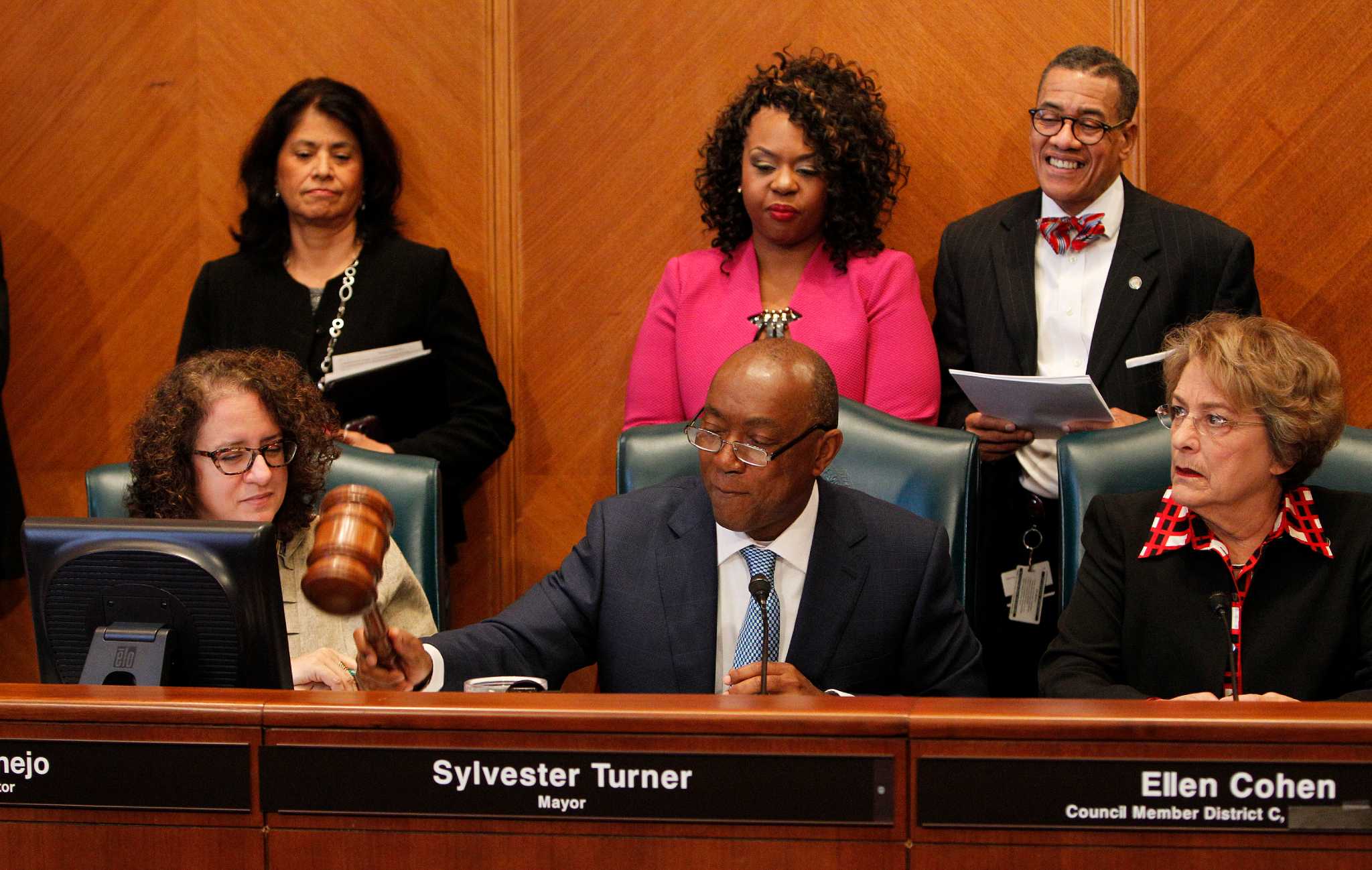 Turner names council committee chairs