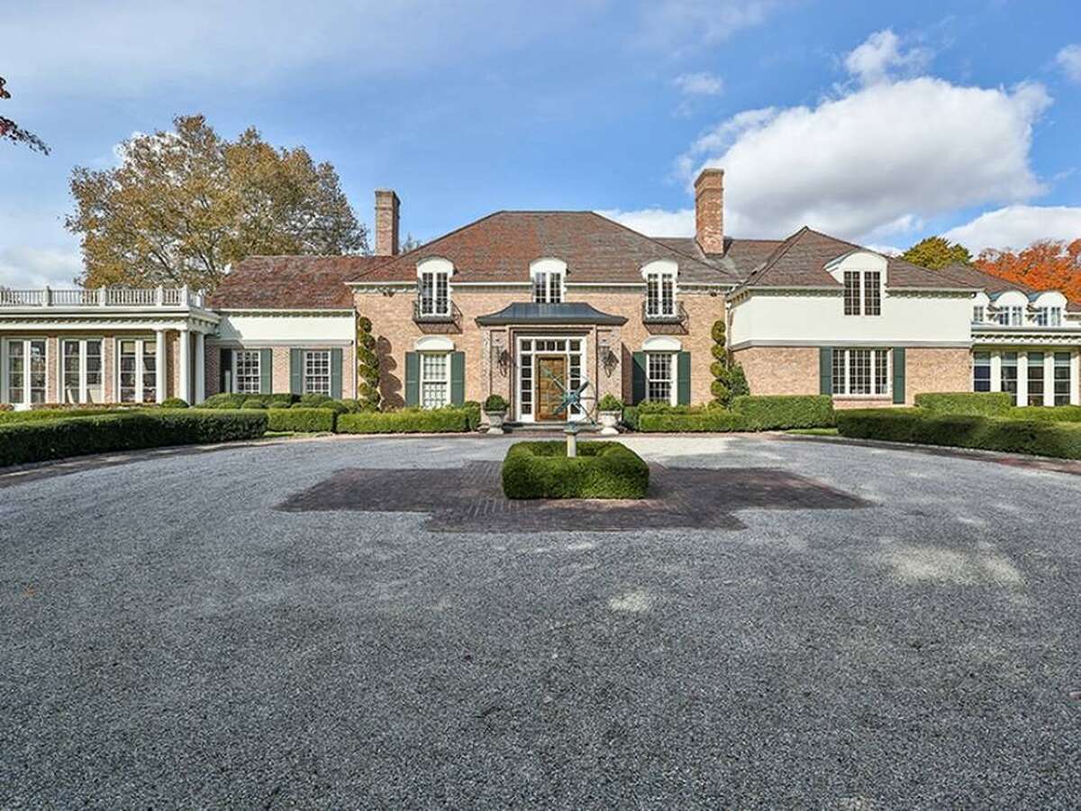 On the market Mansion in Fairfield