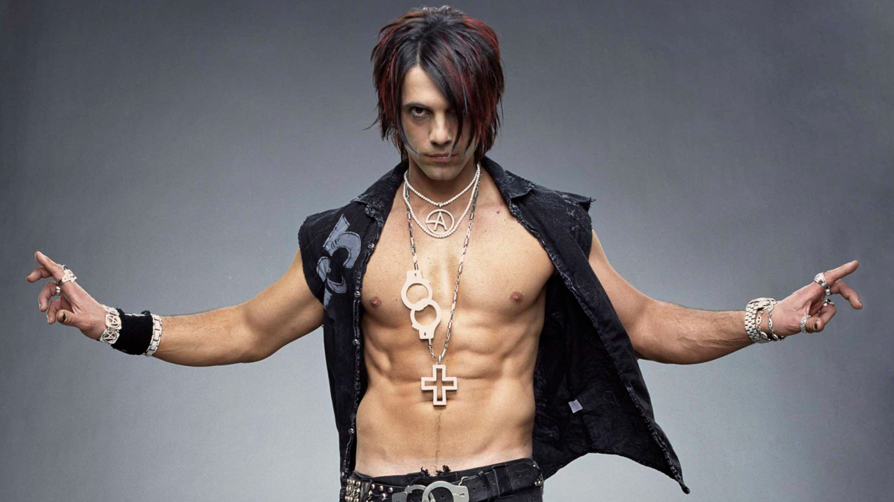 Magician Criss Angel brings Supernaturalists show to Albany.