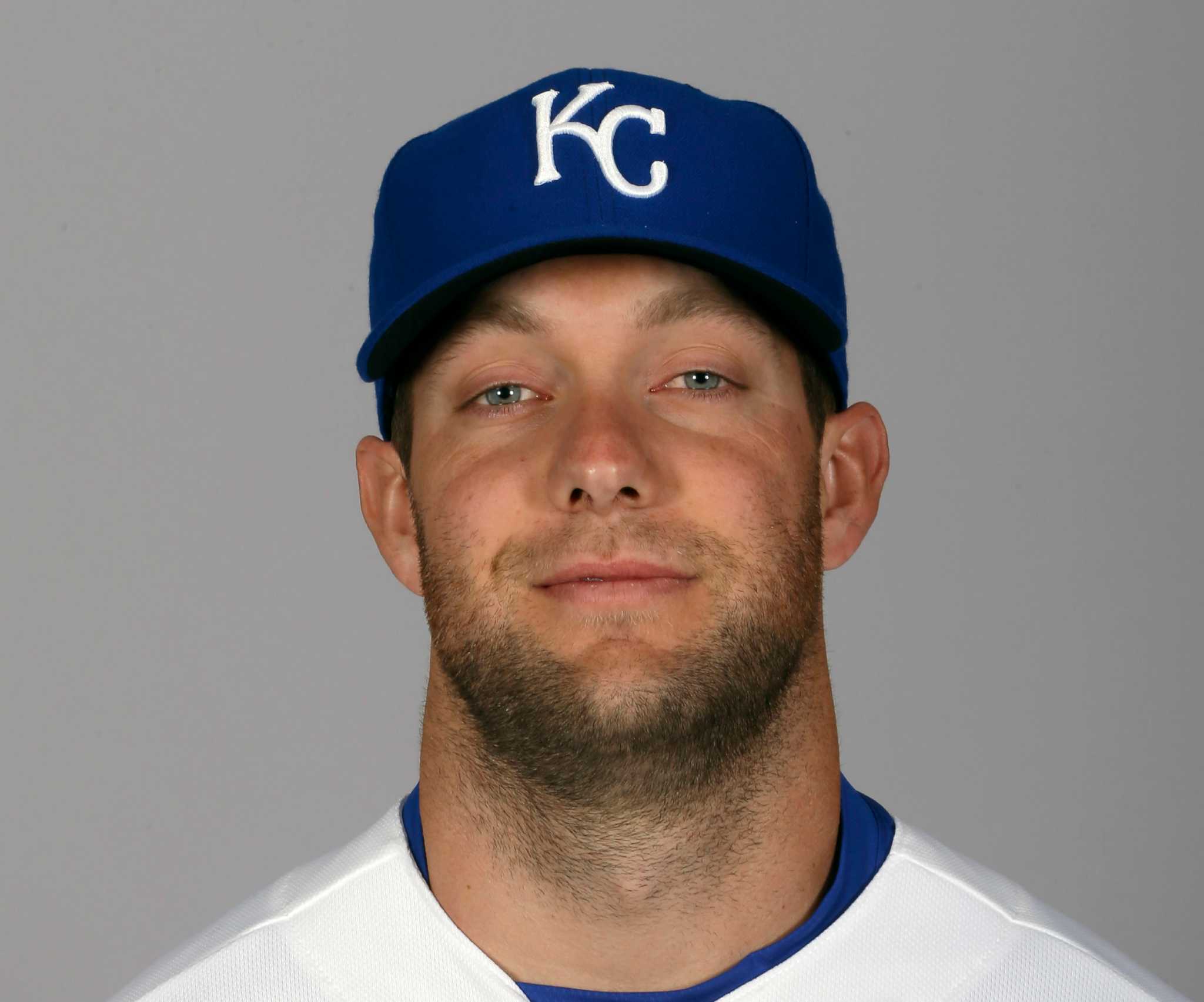 Alex Gordon signs $72-million, 4-year deal to stay with Royals