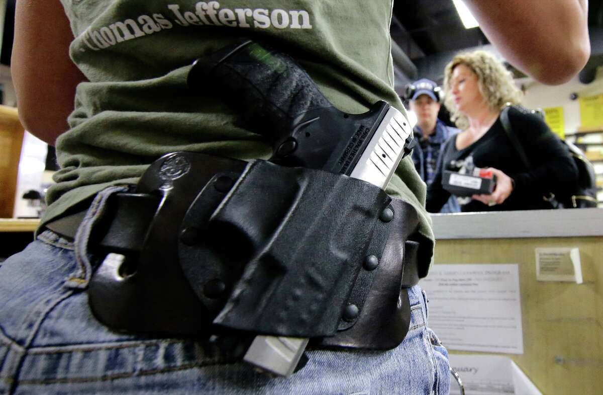 Ct had backlog of 18 000 guns not entered into police database