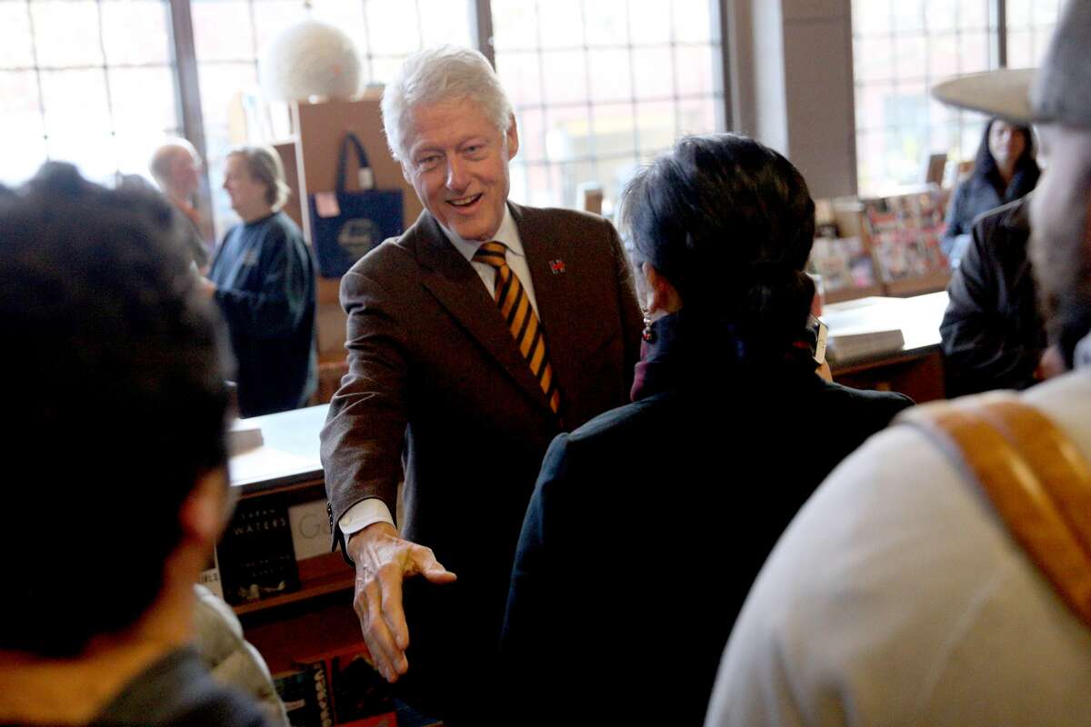 Hillary and Bill Clinton have scaled back public events for fundraisers in campaign 2016.  But Bill Clinton couldn't resist dropping in on Elliott Bay Books, one of his favorite places, when raising money for the missus on January 8.   