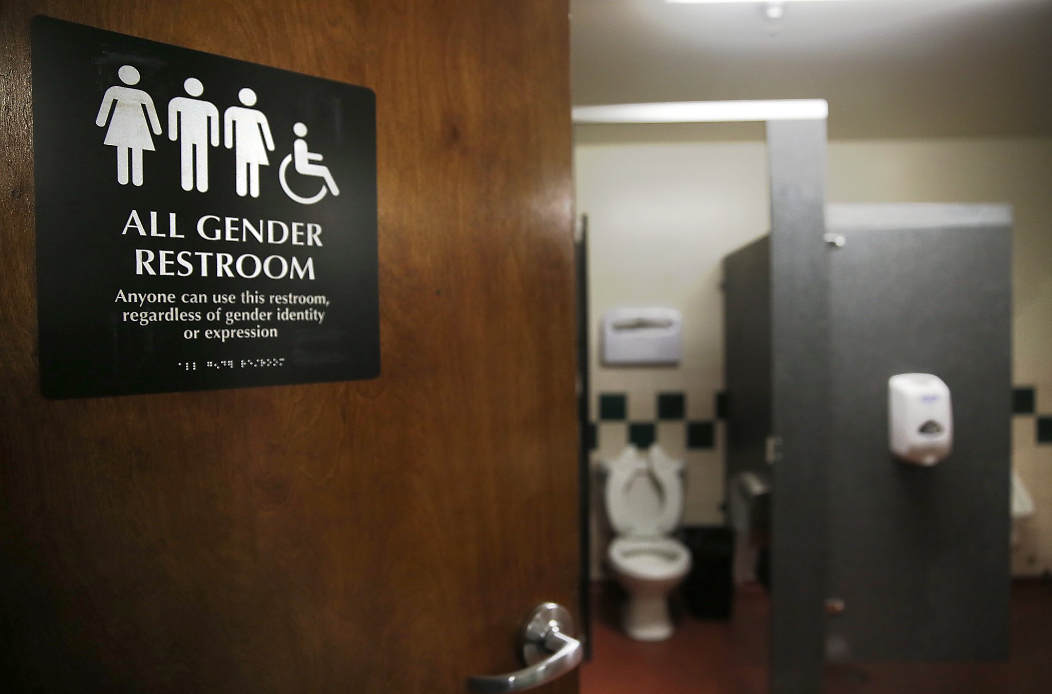 Gotta Go Single Stall Unisex Restrooms May Become Law In Sf Sfgate 2557