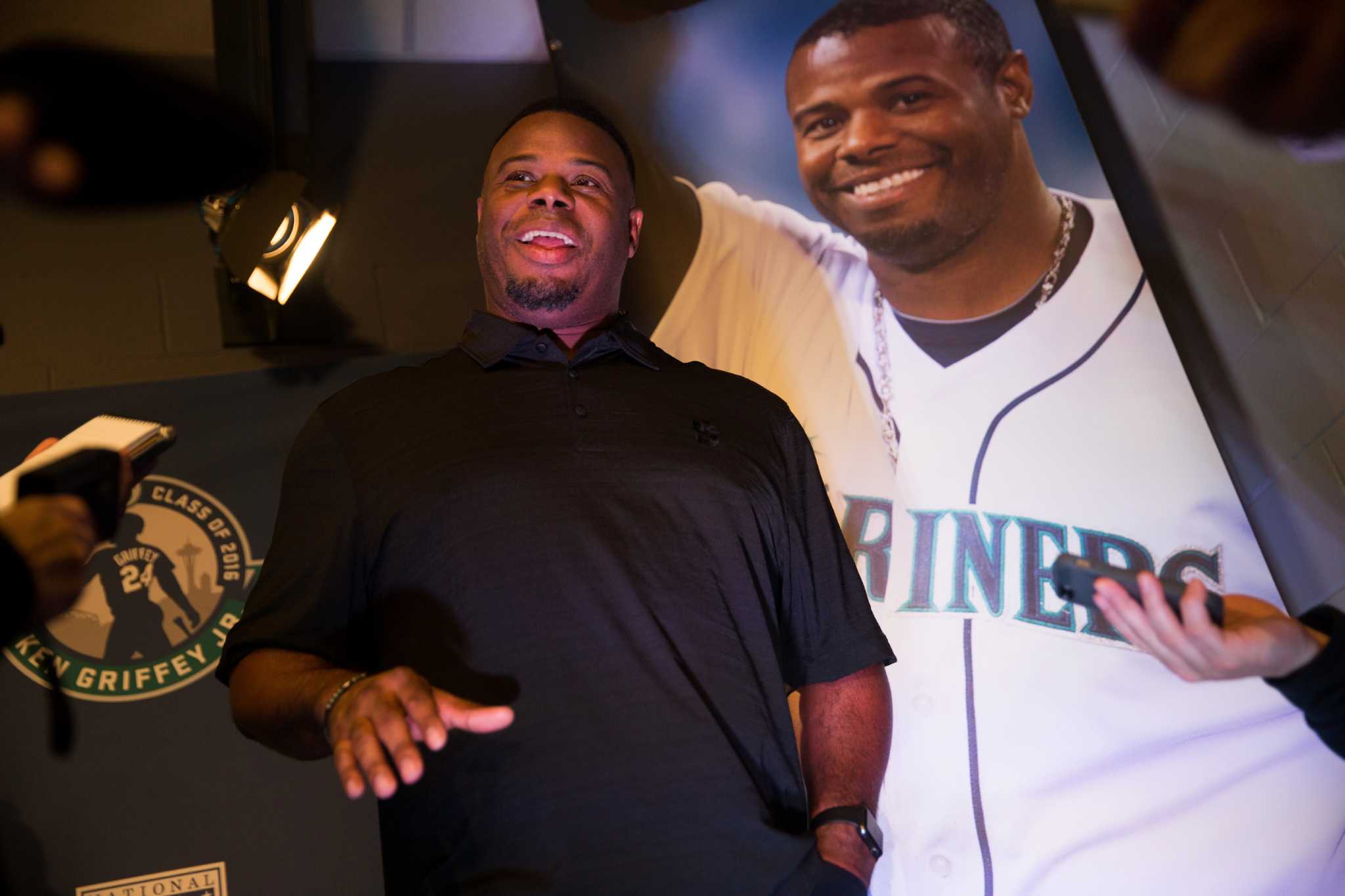 MLB Jersey Numbers on X: The #Mariners announce they will retire number 24  for OF Ken Griffey, Jr. throughout the organization on August 6.   / X